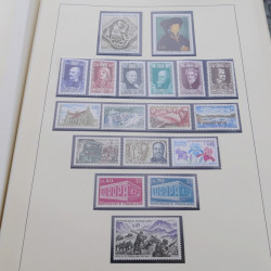 Collection timbres de France neufs 1946-1972 complet en album.