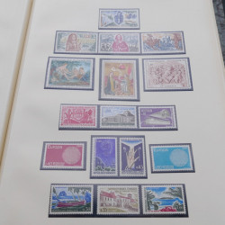 Collection timbres de France neufs 1946-1972 complet en album.