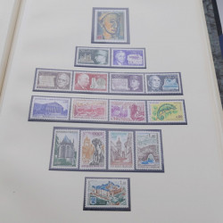 Collection timbres de France neufs 1946-1972 complet en album.
