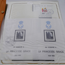 Lot massif de timbres de Monaco neufs et oblitérés en 6 albums.