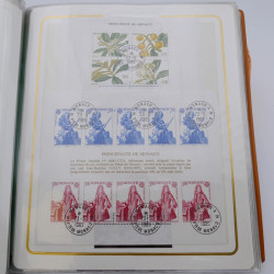 Lot massif de timbres de Monaco neufs et oblitérés en 6 albums.