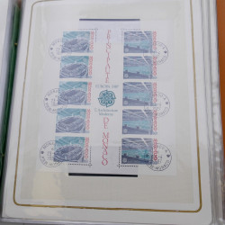 Lot massif de timbres de Monaco neufs et oblitérés en 6 albums.