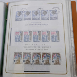Lot massif de timbres de Monaco neufs et oblitérés en 6 albums.