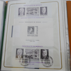 Lot massif de timbres de Monaco neufs et oblitérés en 6 albums.