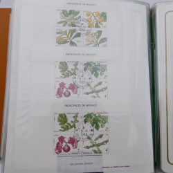 Lot massif de timbres de Monaco neufs et oblitérés en 6 albums.