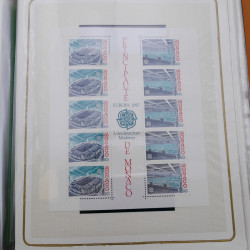 Lot massif de timbres de Monaco neufs et oblitérés en 6 albums.