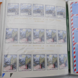 Lot massif de timbres de Monaco neufs et oblitérés en 6 albums.