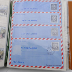 Lot massif de timbres de Monaco neufs et oblitérés en 6 albums.