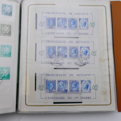 Lot massif de timbres de Monaco neufs et oblitérés en 6 albums.