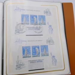 Lot massif de timbres de Monaco neufs et oblitérés en 6 albums.