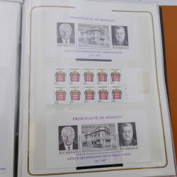 Lot massif de timbres de Monaco neufs et oblitérés en 6 albums.