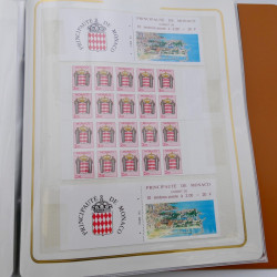 Lot massif de timbres de Monaco neufs et oblitérés en 6 albums.