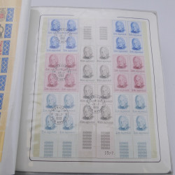 Lot massif de timbres de Monaco neufs et oblitérés en 6 albums.