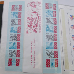 Lot massif de timbres de Monaco neufs et oblitérés en 6 albums.