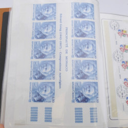 Lot massif de timbres de Monaco neufs et oblitérés en 6 albums.