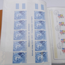 Lot massif de timbres de Monaco neufs et oblitérés en 6 albums.