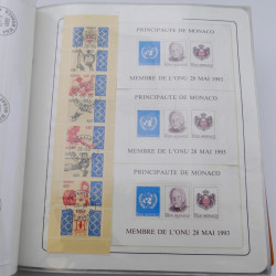 Lot massif de timbres de Monaco neufs et oblitérés en 6 albums.