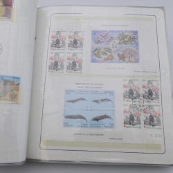 Lot massif de timbres de Monaco neufs et oblitérés en 6 albums.