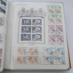 Lot massif de timbres de Monaco neufs et oblitérés en 6 albums.