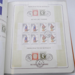 Lot massif de timbres de Monaco neufs et oblitérés en 6 albums.
