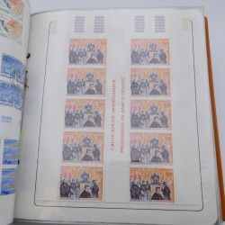 Lot massif de timbres de Monaco neufs et oblitérés en 6 albums.