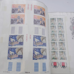 Lot massif de timbres de Monaco neufs et oblitérés en 6 albums.