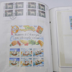 Lot massif de timbres de Monaco neufs et oblitérés en 6 albums.