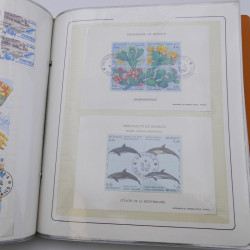 Lot massif de timbres de Monaco neufs et oblitérés en 6 albums.