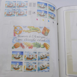 Lot massif de timbres de Monaco neufs et oblitérés en 6 albums.