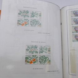 Lot massif de timbres de Monaco neufs et oblitérés en 6 albums.