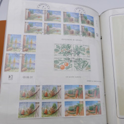 Lot massif de timbres de Monaco neufs et oblitérés en 6 albums.