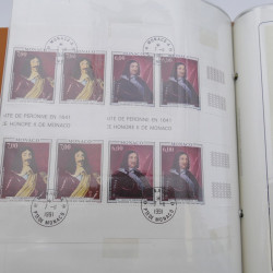 Lot massif de timbres de Monaco neufs et oblitérés en 6 albums.