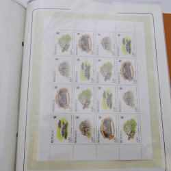 Lot massif de timbres de Monaco neufs et oblitérés en 6 albums.