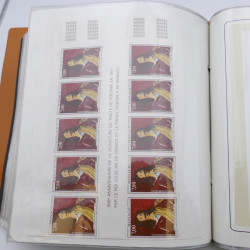 Lot massif de timbres de Monaco neufs et oblitérés en 6 albums.