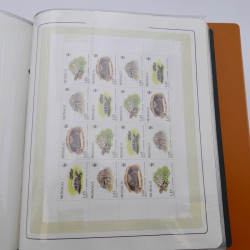 Lot massif de timbres de Monaco neufs et oblitérés en 6 albums.