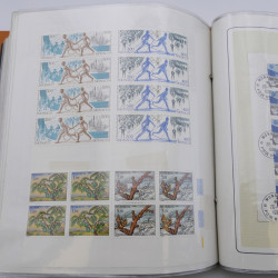 Lot massif de timbres de Monaco neufs et oblitérés en 6 albums.