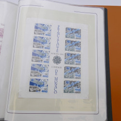 Lot massif de timbres de Monaco neufs et oblitérés en 6 albums.