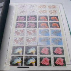 Lot massif de timbres de Monaco neufs et oblitérés en 6 albums.