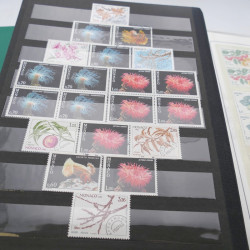 Lot massif de timbres de Monaco neufs et oblitérés en 6 albums.