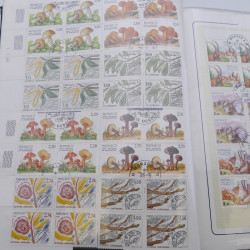 Lot massif de timbres de Monaco neufs et oblitérés en 6 albums.