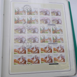 Lot massif de timbres de Monaco neufs et oblitérés en 6 albums.