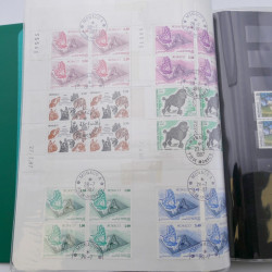 Lot massif de timbres de Monaco neufs et oblitérés en 6 albums.