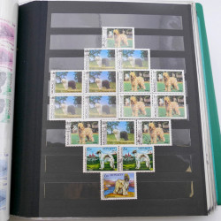 Lot massif de timbres de Monaco neufs et oblitérés en 6 albums.