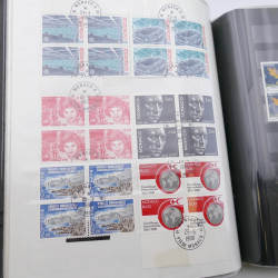 Lot massif de timbres de Monaco neufs et oblitérés en 6 albums.