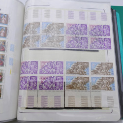 Lot massif de timbres de Monaco neufs et oblitérés en 6 albums.