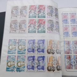 Lot massif de timbres de Monaco neufs et oblitérés en 6 albums.