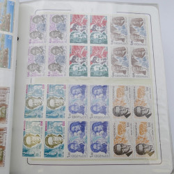 Lot massif de timbres de Monaco neufs et oblitérés en 6 albums.