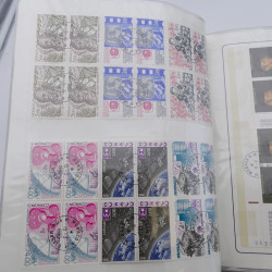 Lot massif de timbres de Monaco neufs et oblitérés en 6 albums.