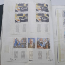 Lot massif de timbres de Monaco neufs et oblitérés en 6 albums.