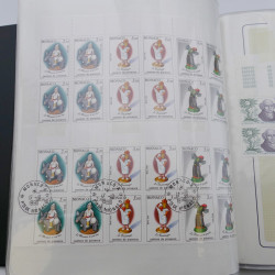 Lot massif de timbres de Monaco neufs et oblitérés en 6 albums.